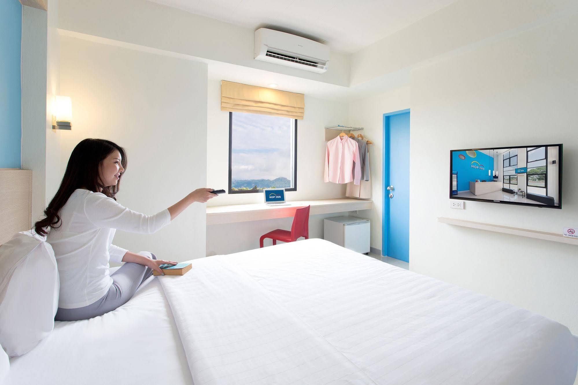 Hop Inn Sakon Nakhon Exterior foto