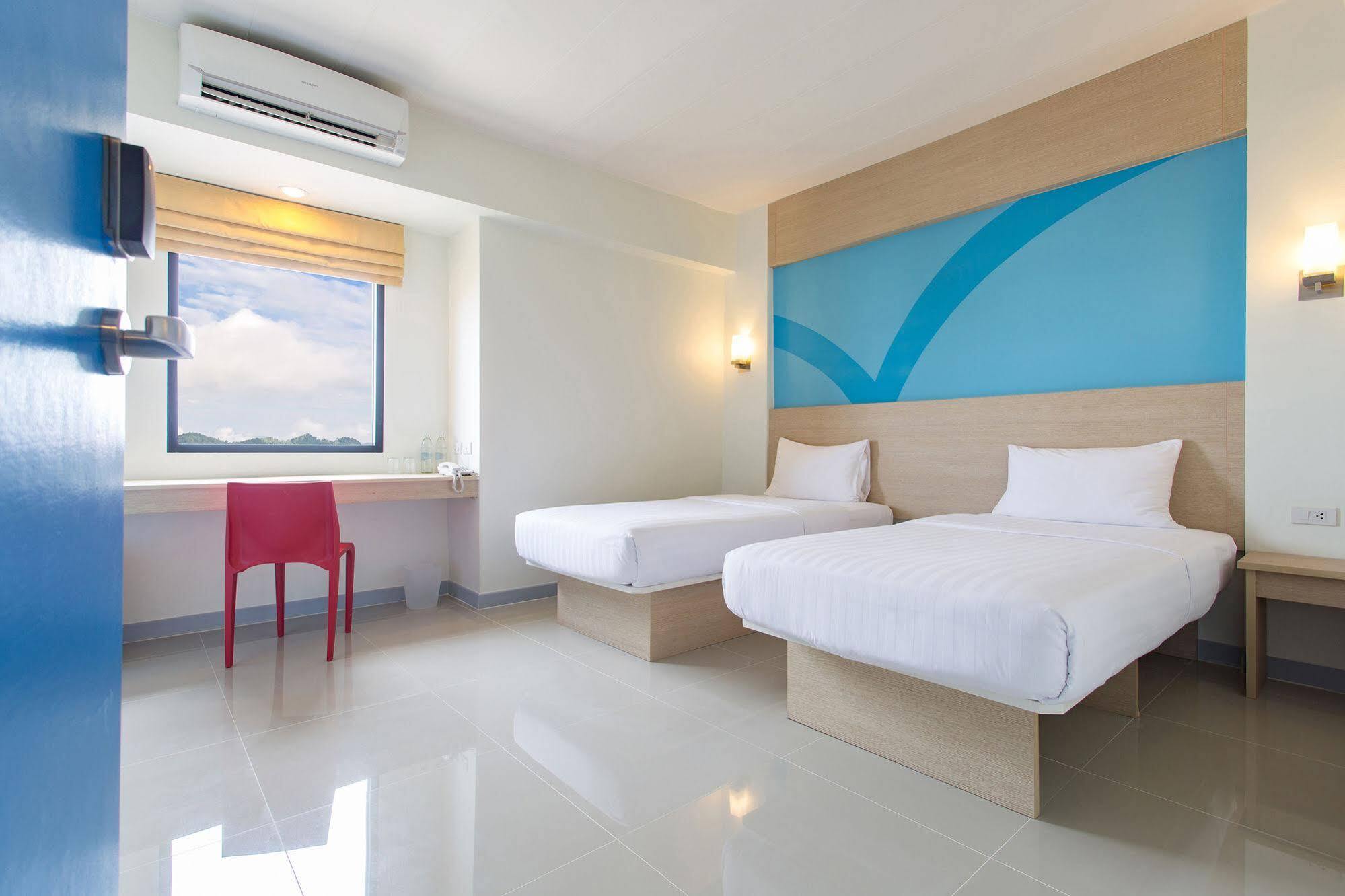Hop Inn Sakon Nakhon Exterior foto